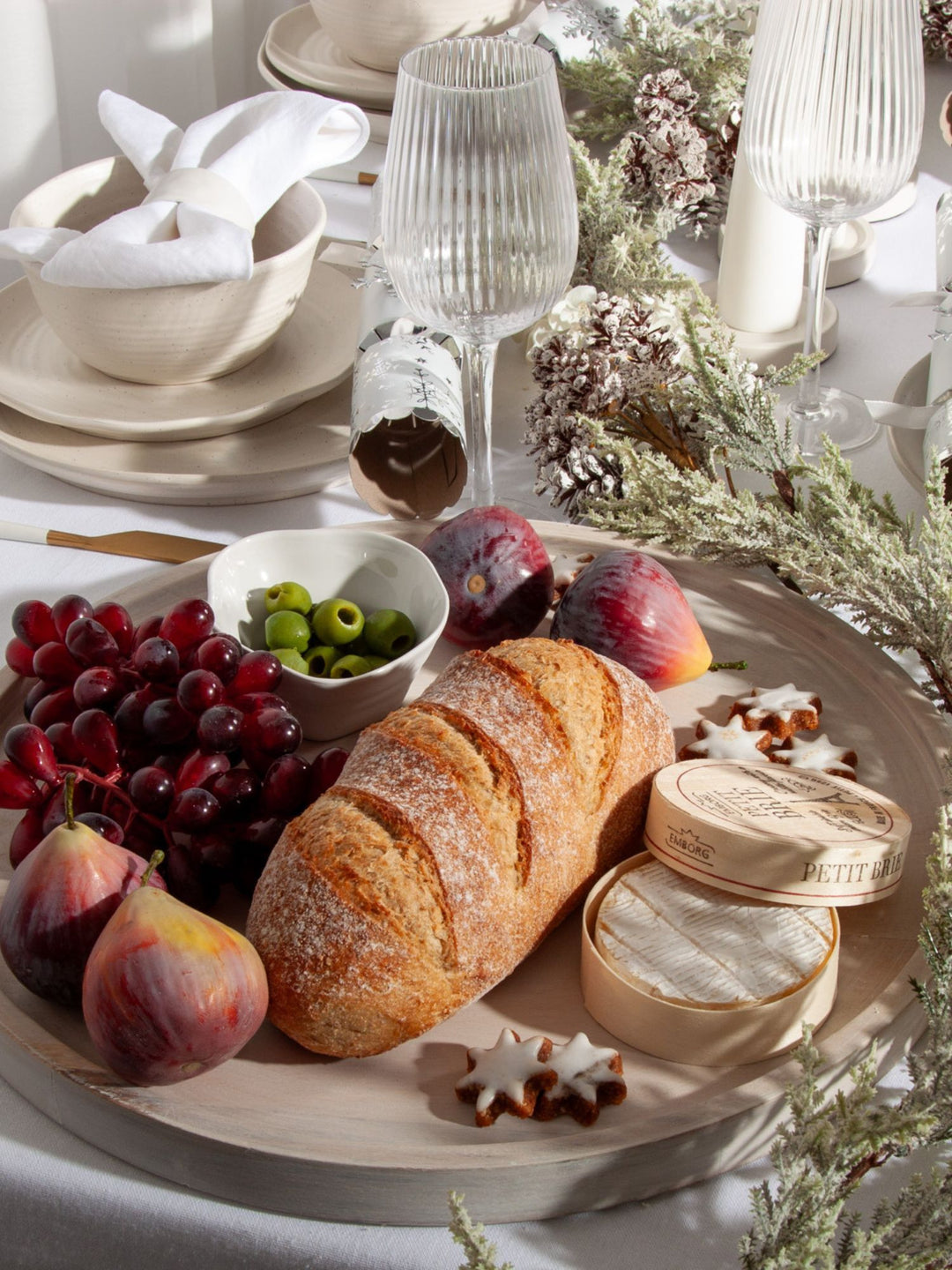 Whitewash Hunter Round Wooden Tray