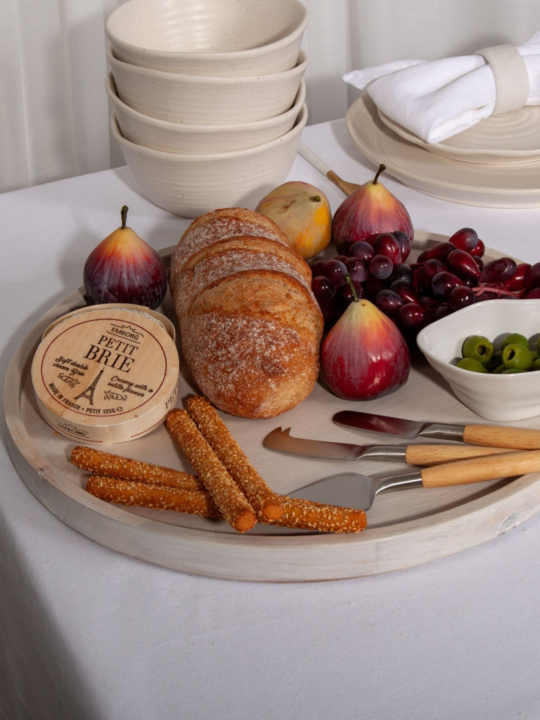 Whitewash Hunter Round Wooden Tray